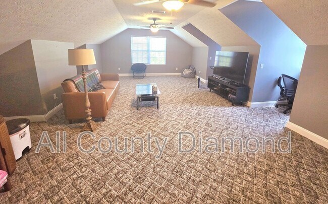 Building Photo - 12207 Lyndell Plantation Dr