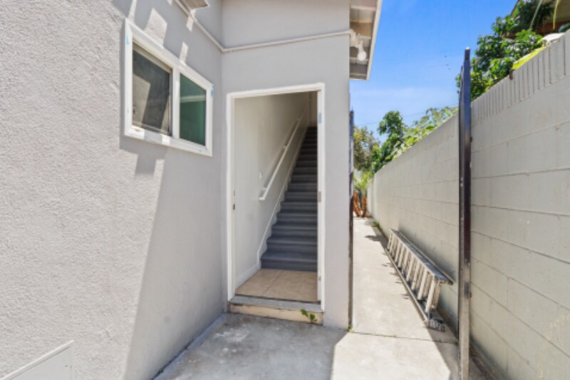 Building Photo - 1337 E South St