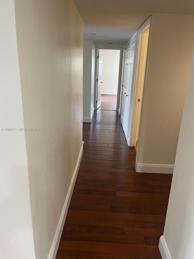 Building Photo - 8810 SW 132nd Pl