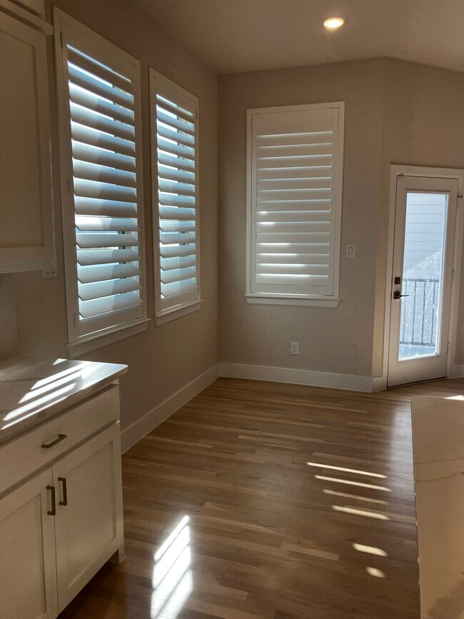 Building Photo - 1225 Marc Pl