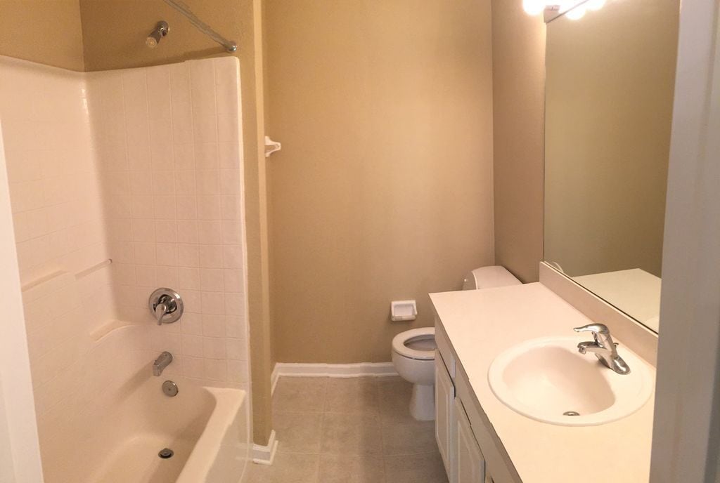 Building Photo - 8412 Thornbush Court