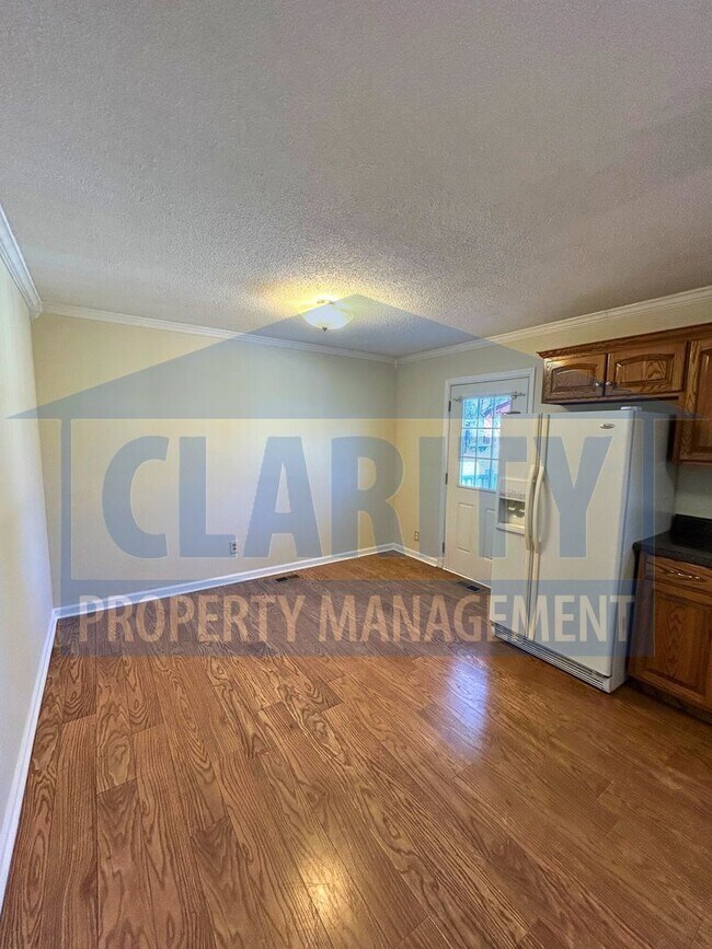 Building Photo - ***1/2 OFF 1ST MONTH'S RENT!!!***