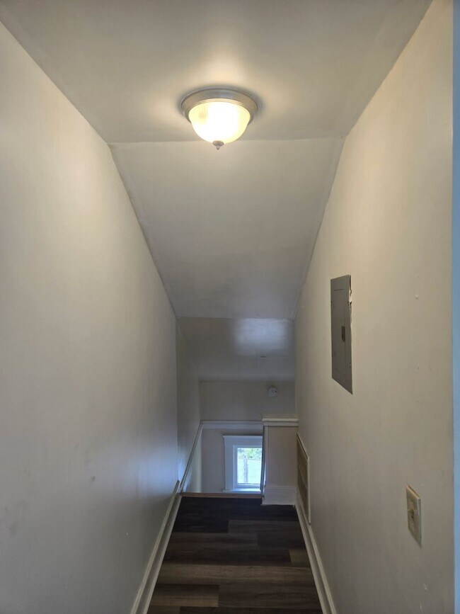 Building Photo - 3746 W 39th St