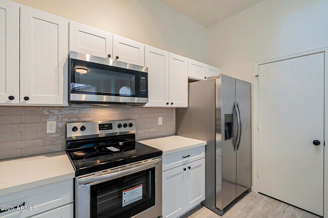 Building Photo - 6610 E University Dr