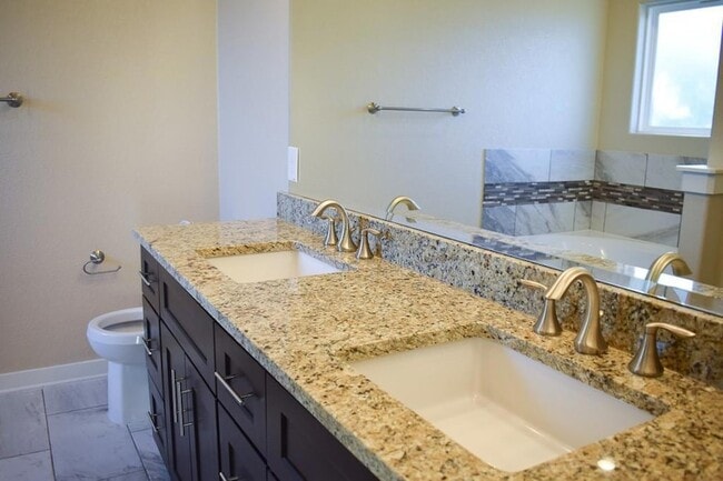 Building Photo - 3303 Elija St