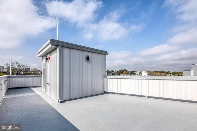 Building Photo - 1917 N Lawrence St