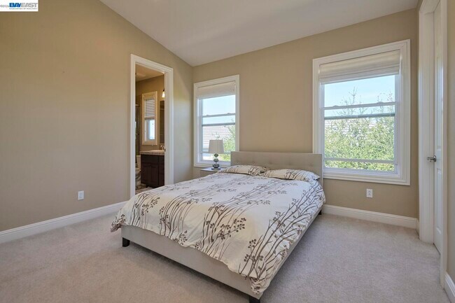 Building Photo - 3272 Ashbourne Cir