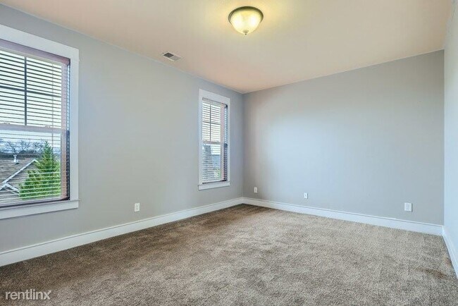 Building Photo - 4 br, 3.5 bath House - 2814 Prado Lane
