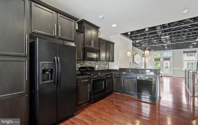Building Photo - 109 Bellingham Dr