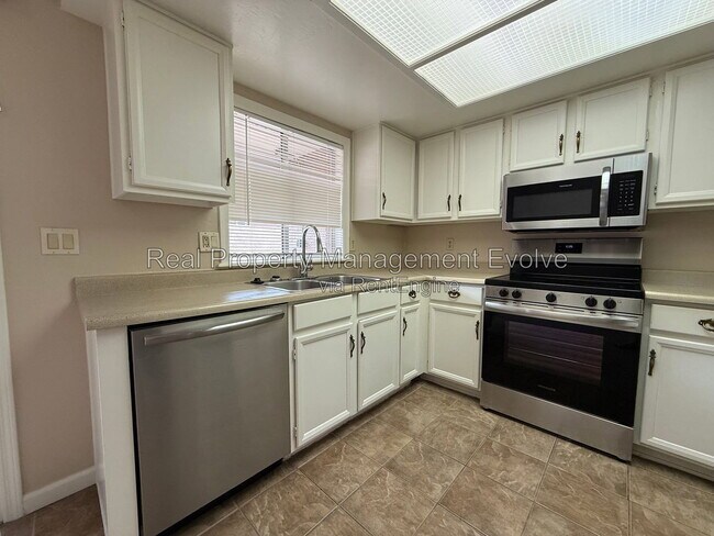 Building Photo - 18211 N 40th Pl