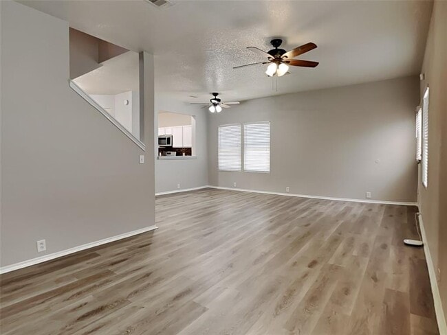 Building Photo - 6255 Gillian Park Dr