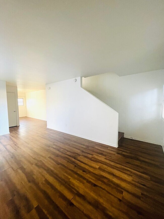 Building Photo - 793