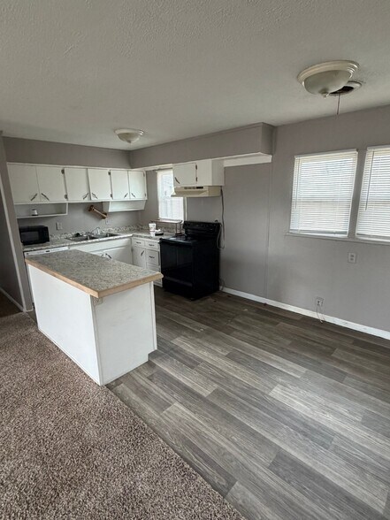 Building Photo - 5110 S Crockett St