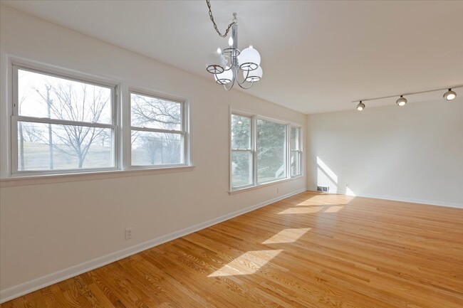 Building Photo - 4538 Dempster St