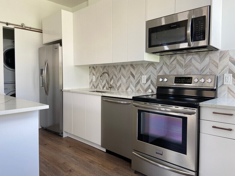 Kitchen - 2413 New York Ave