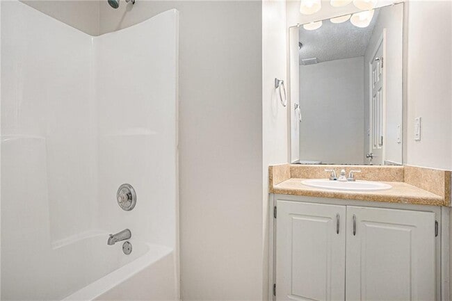 Building Photo - 1414 N Hampton Dr