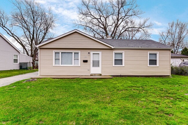 Primary Photo - 3 Bedroom 1 Bathroom House for Rent!