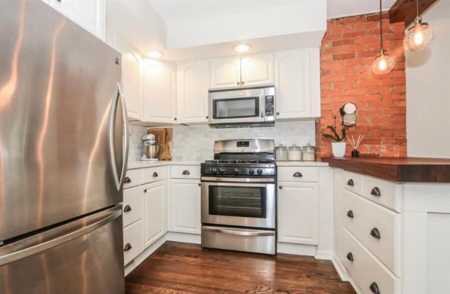 Building Photo - 3868 Belmont St