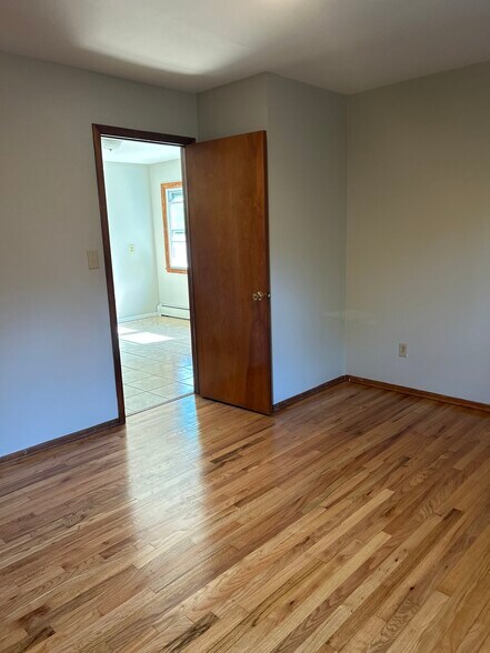 Building Photo - 52 Gadsen Ct