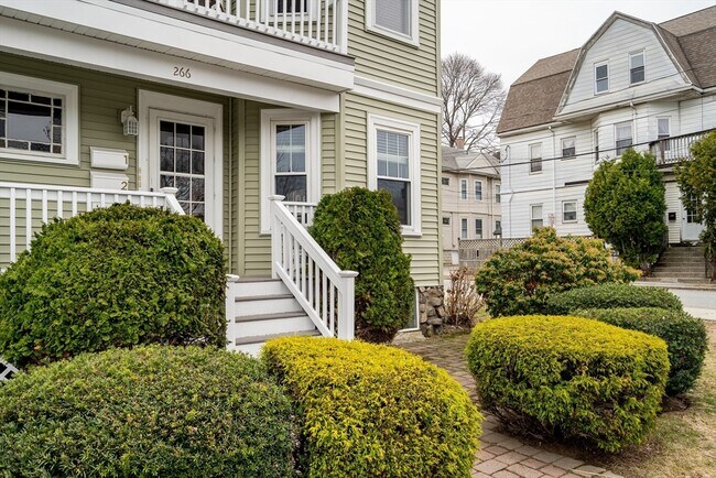 Building Photo - 266 Belmont St