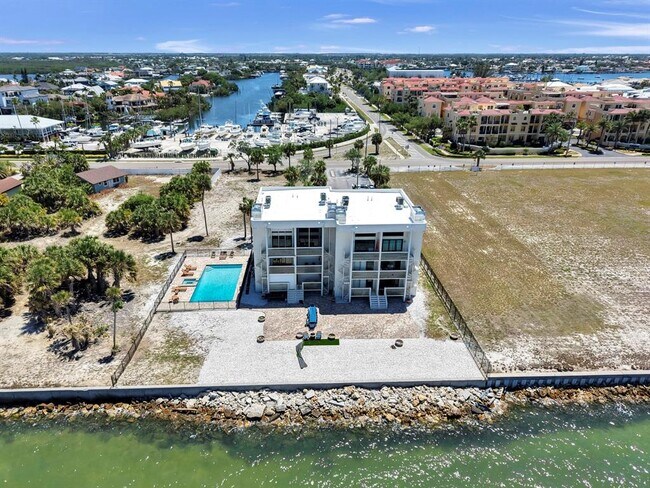 Building Photo - 6504 Surfside Blvd