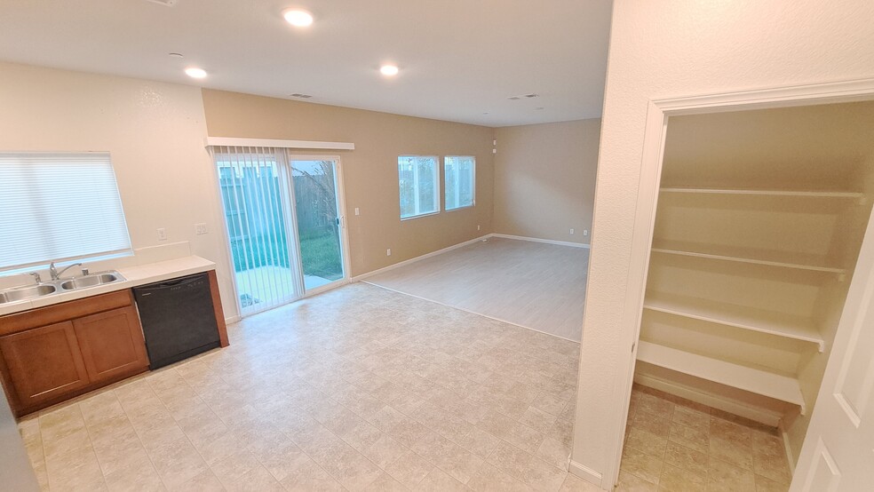 Building Photo - 120 Alboran Sea Cir