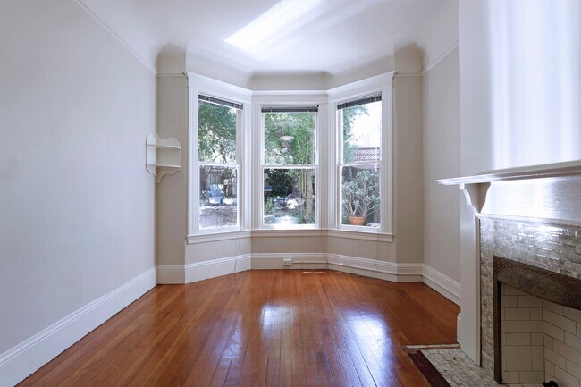 Building Photo - 84a Sanchez St