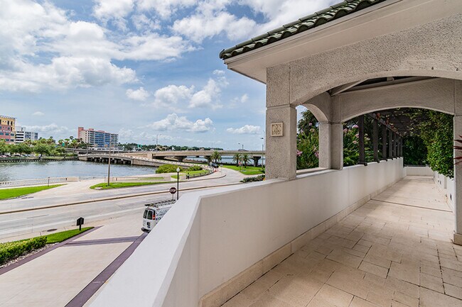 Building Photo - 345 Bayshore Blvd