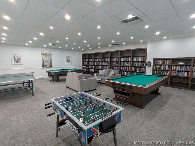 Building Photo - 2121 N Ocean Blvd