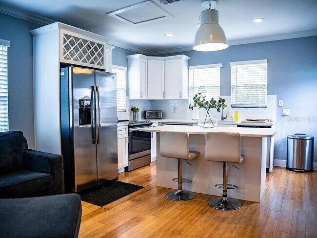 Building Photo - 2908 Sanchez St