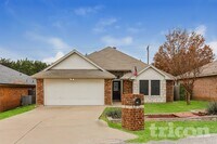 Building Photo - 804 Rambling Ct