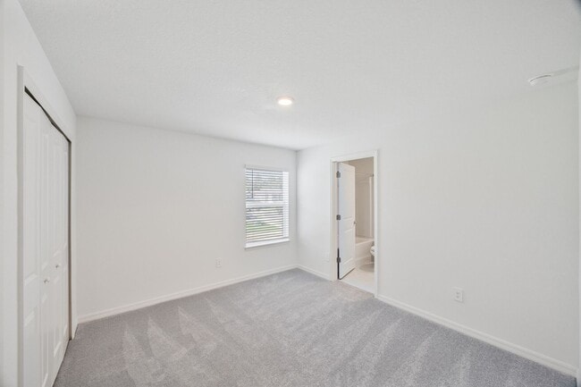 Building Photo - Brand New End Unit Townhome in Angeline Co...