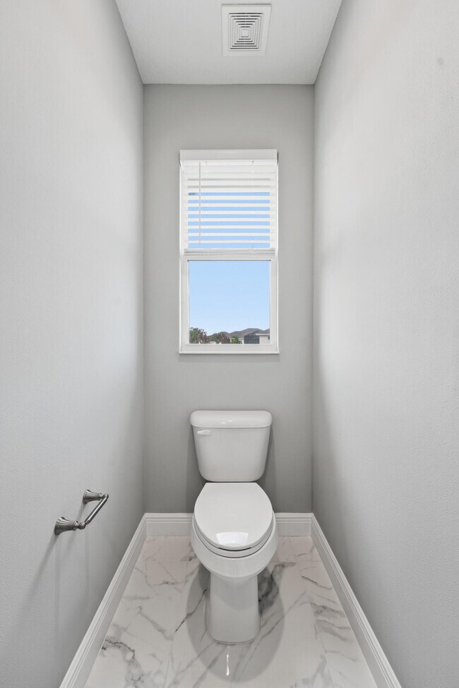 Building Photo - 6391 High Pointe Cir