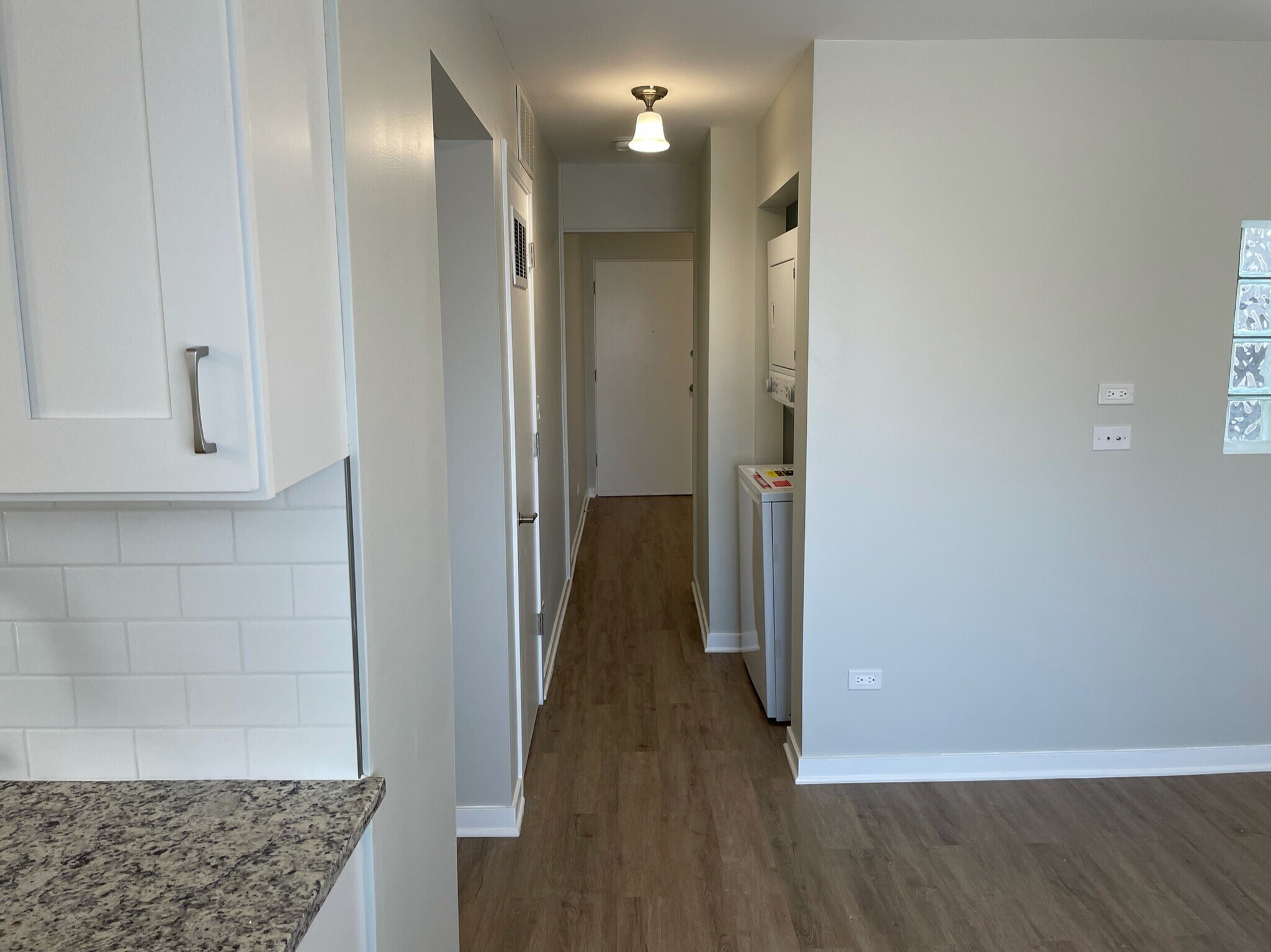 Building Photo - 2677 N Lincoln Ave