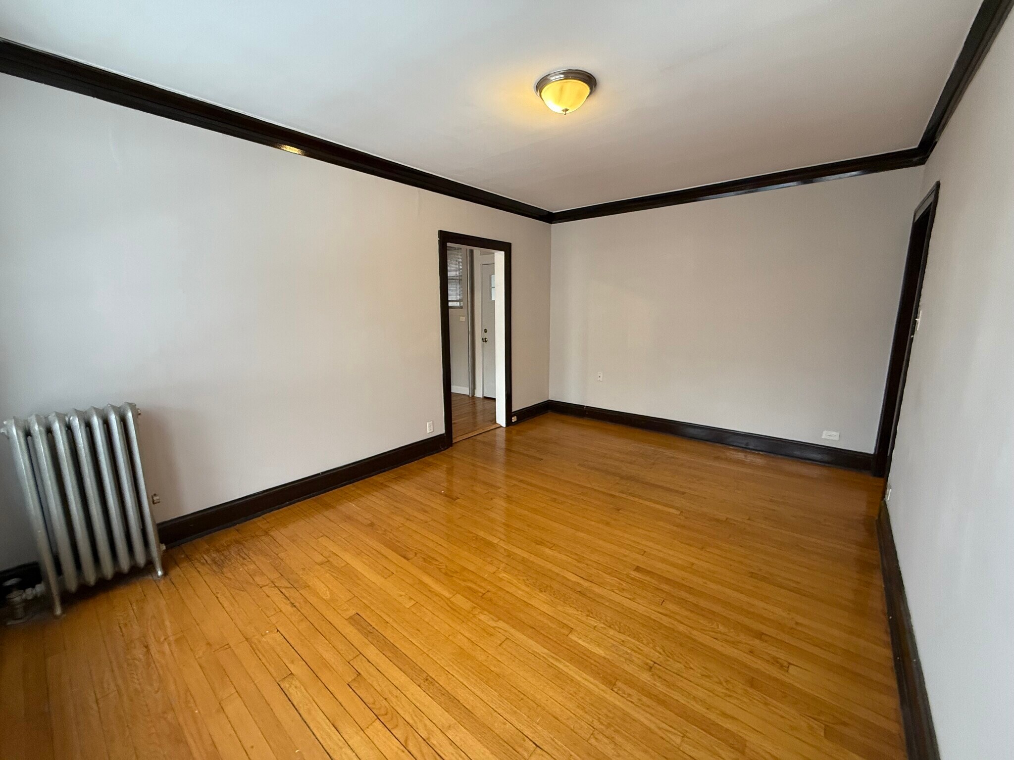 Building Photo - 5069 N Wolcott Ave