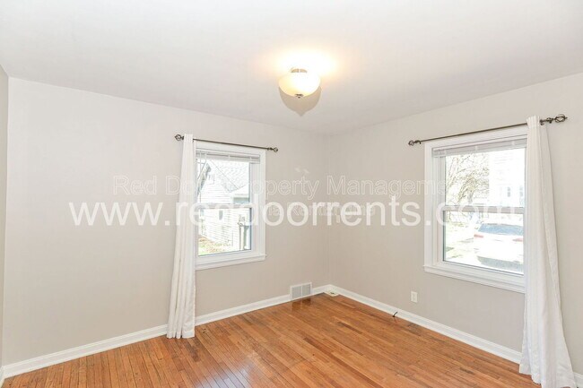 Building Photo - 4930 N Illinois St