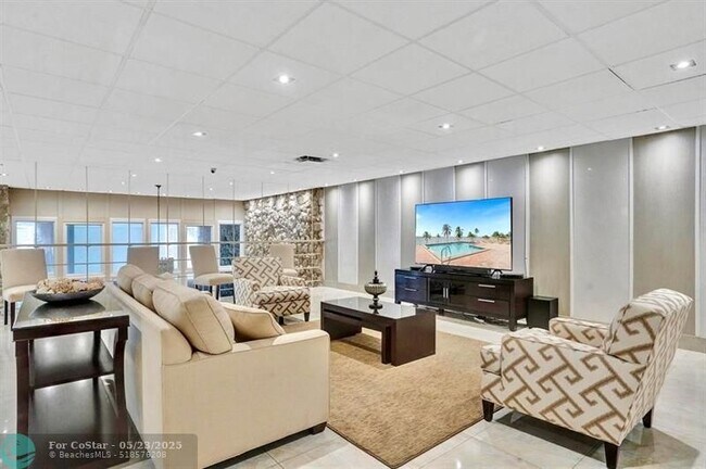 Building Photo - 3111 N Ocean Dr