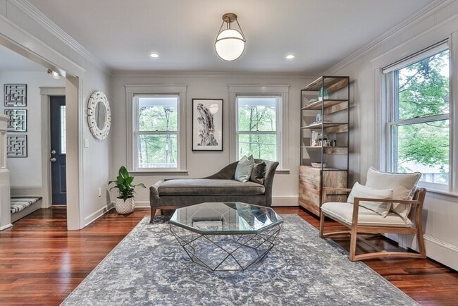 Building Photo - 107 Greenwood St