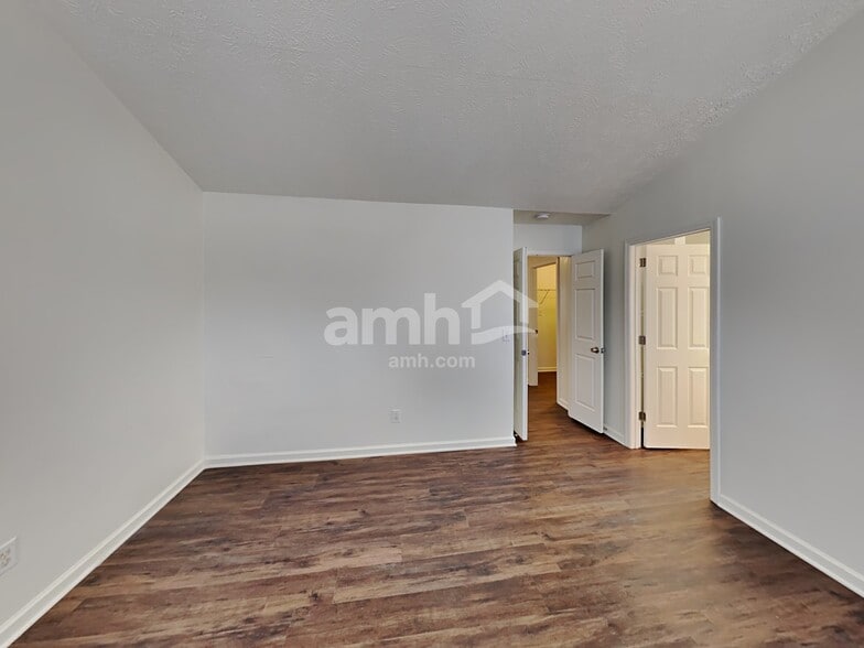 Building Photo - 3408 Ravenel Ct