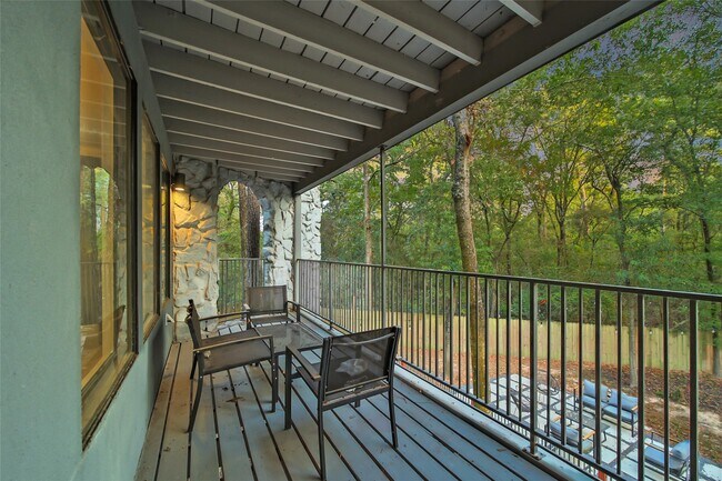 Building Photo - 140 S Timber Top Dr