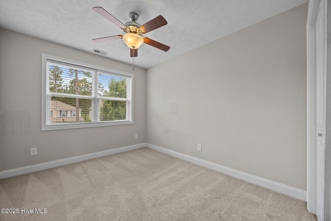 Building Photo - 123 Lightwater Dr