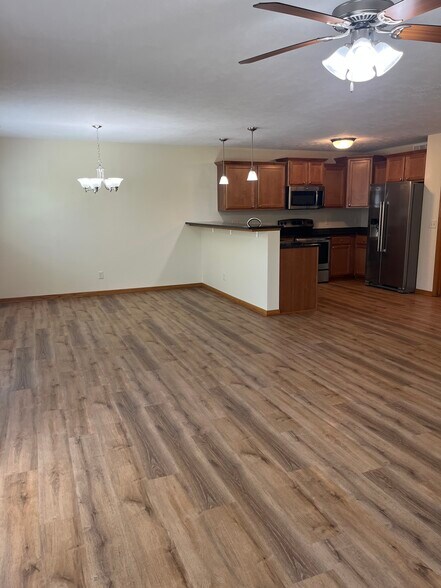 Building Photo - 8743 Remi Dr
