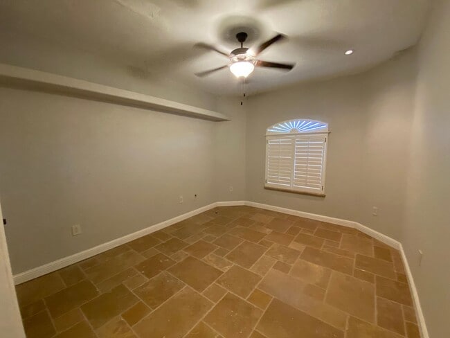 Building Photo - HOME FOR RENT IN CLINT