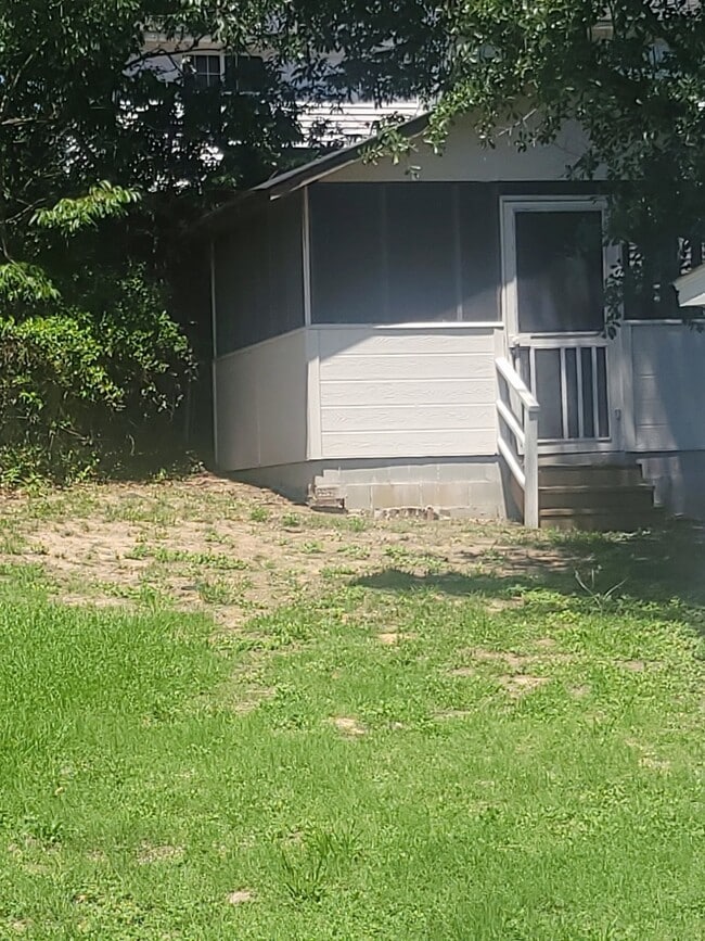 Building Photo - 13 Tomafield Ct