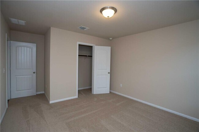 Building Photo - 142 Sulphur River Lp