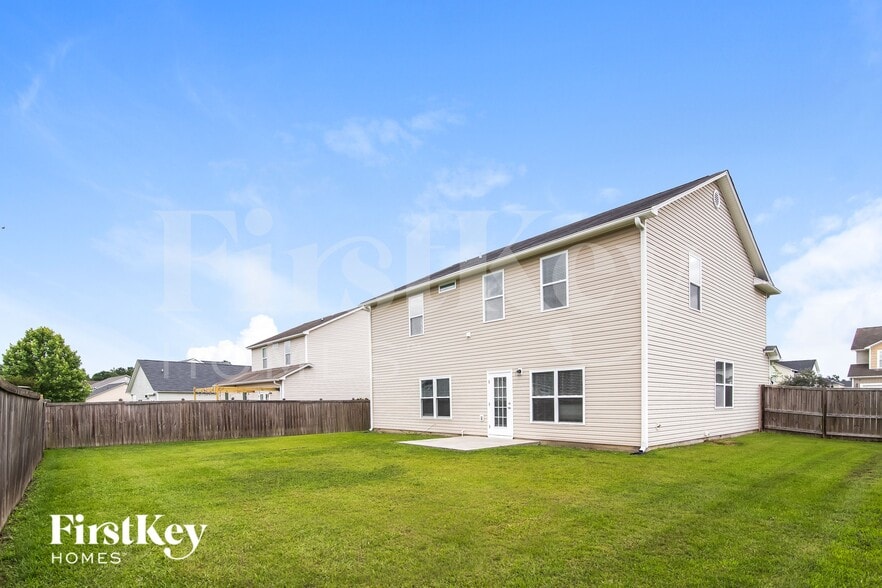 Building Photo - 113 Summer View Rd