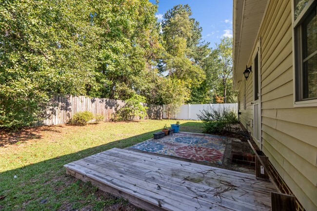 Building Photo - 104 Monterey Cir