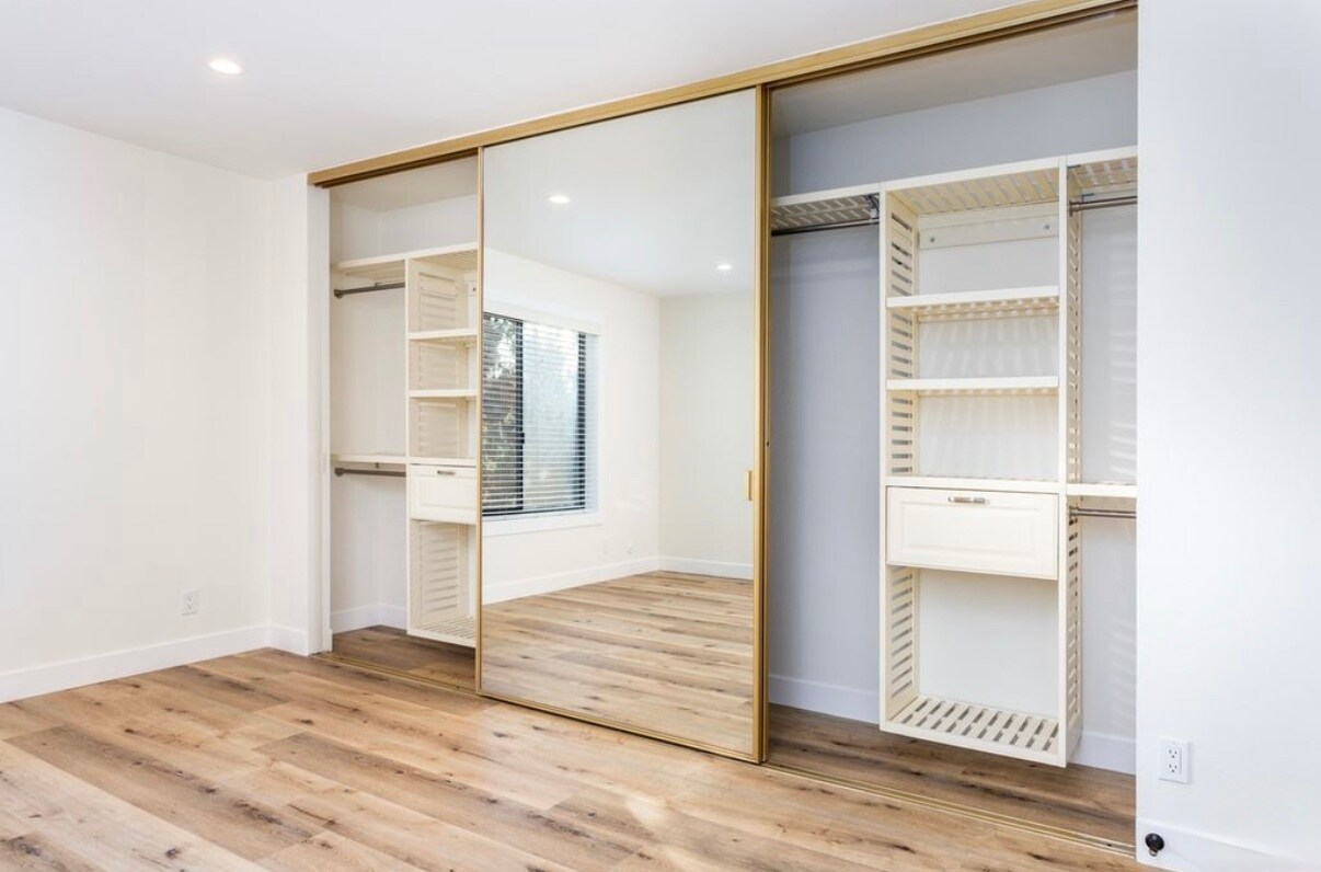 Building Photo - 4524 Tujunga Ave