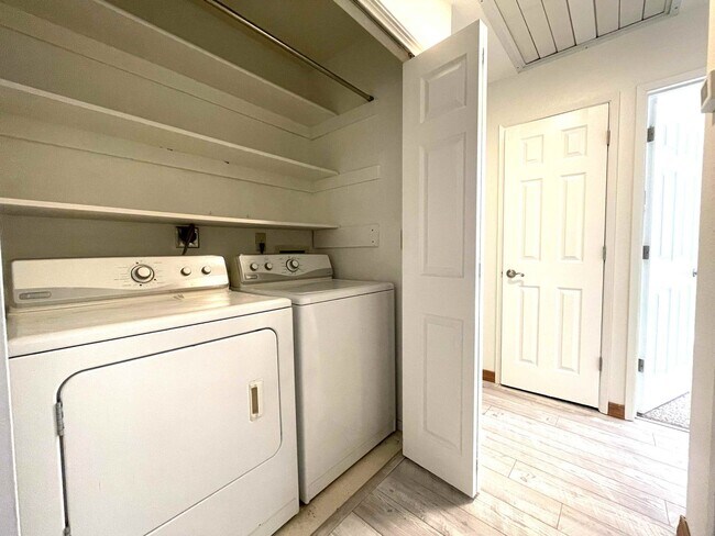 Building Photo - Open Floor plan single story home in beautiful Penn Valley, CA 95946