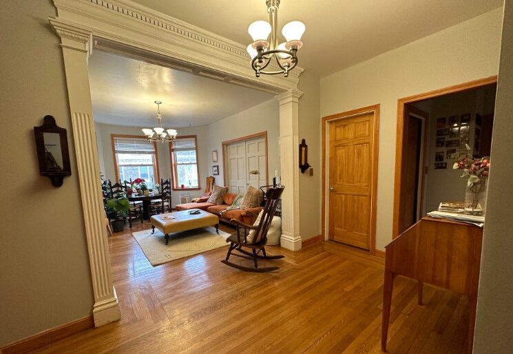 Building Photo - 25 Gibbs St